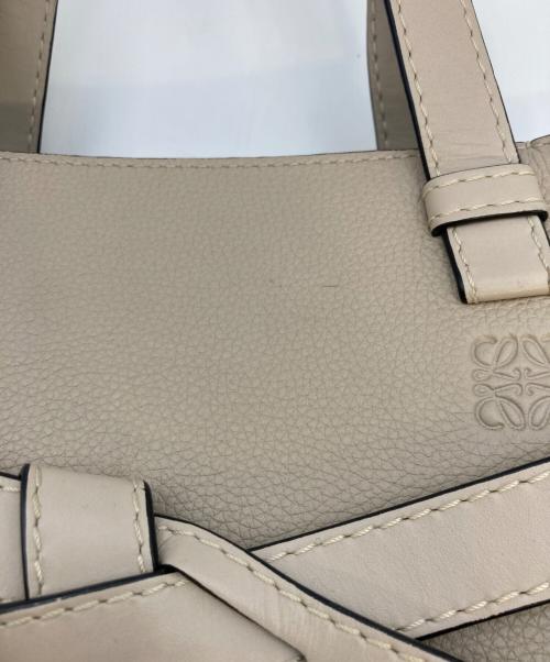 LOEWE（ロエベ）LOEWE (ロエベ) ゲートトップ ハンドバッグ ベージュの古着・服飾アイテム
