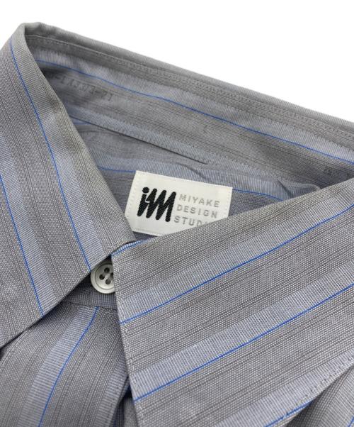 IM ISSEY MIYAKE（アイエムイッセイミヤケ）im ISSEY MIYAKE (アイエムイッセイミヤケ) シャツ グレー サイズ:Lの古着・服飾アイテム