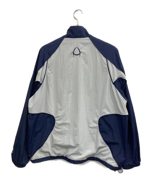 ATOMS（アトモス）ATOMS (アトモス) UMBRO (アンブロ) Track Jacket BLACK グレー×ネイビー サイズ:XLの古着・服飾アイテム