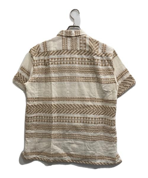 Engineered Garments（エンジニアド ガーメンツ）Engineered Garments (エンジニアド ガーメンツ) Camp Shirt  CP Ethnic Dobby Stripe ベージュ サイズ:Mの古着・服飾アイテム