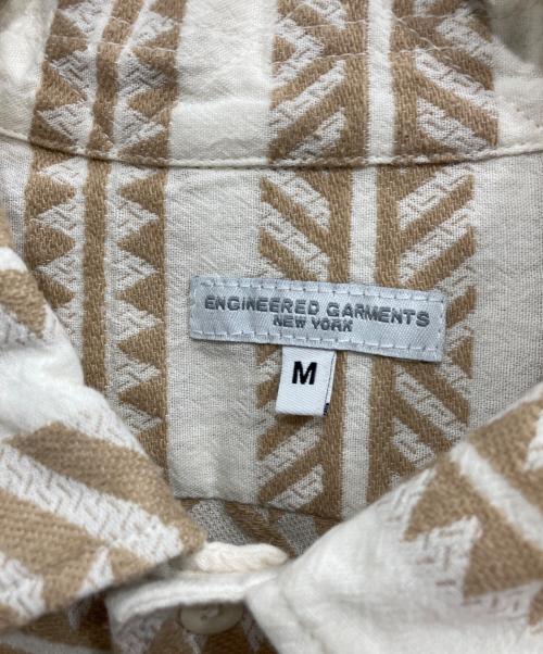 Engineered Garments（エンジニアド ガーメンツ）Engineered Garments (エンジニアド ガーメンツ) Camp Shirt  CP Ethnic Dobby Stripe ベージュ サイズ:Mの古着・服飾アイテム
