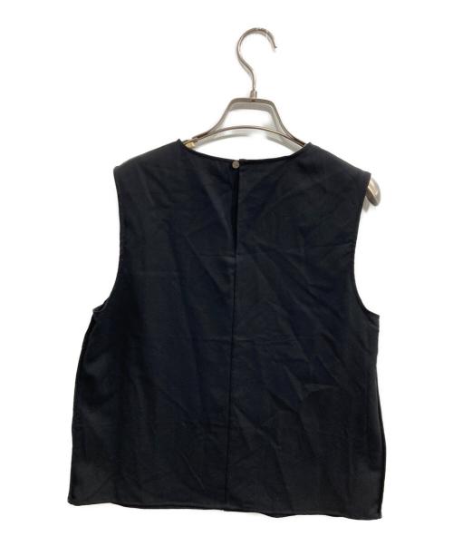 Con te（コンテ）Con te (コンテ) フロントスリット ノースリーブブラウス ブラック サイズ:FREEの古着・服飾アイテム