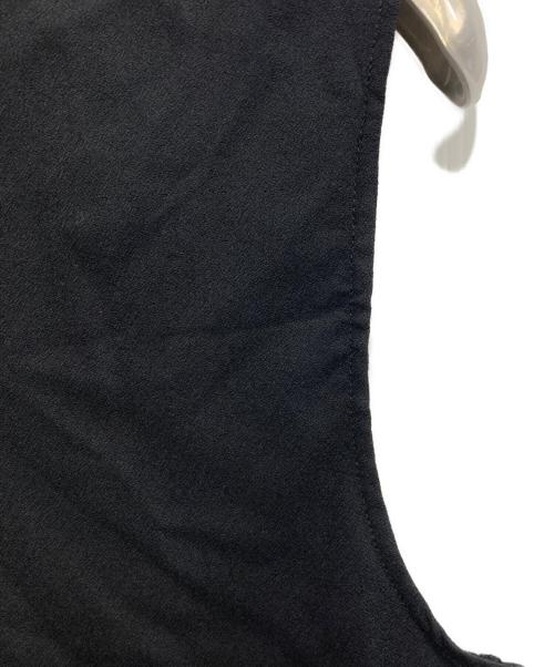 Con te（コンテ）Con te (コンテ) フロントスリット ノースリーブブラウス ブラック サイズ:FREEの古着・服飾アイテム