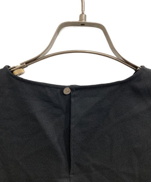 Con te（コンテ）Con te (コンテ) フロントスリット ノースリーブブラウス ブラック サイズ:FREEの古着・服飾アイテム