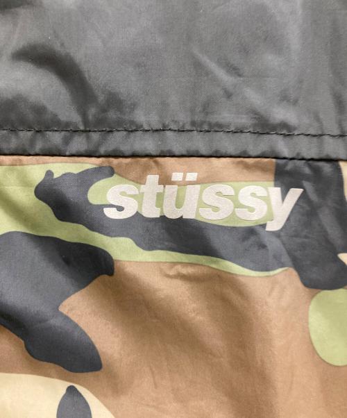 stussy（ステューシー）stussy (ステューシー) カモ柄ナイロンジャケット ブラック×グリーン サイズ:Mの古着・服飾アイテム