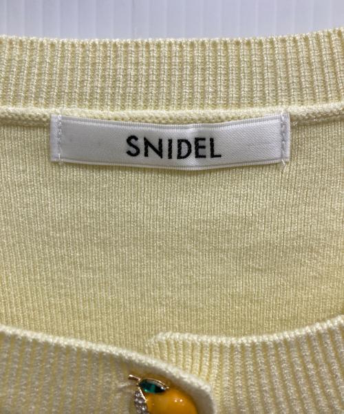 Snidel（スナイデル）Snidel (スナイデル) フルーツボタンパフニットカーディガン イエロー サイズ:F 未使用品の古着・服飾アイテム