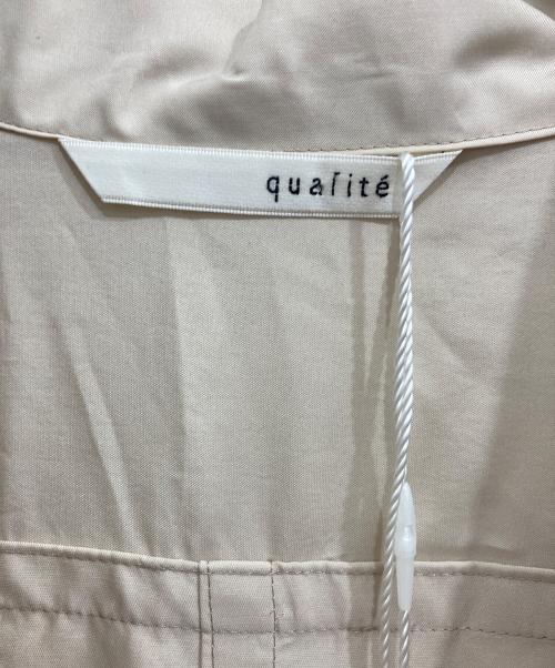 qualite（カリテ）qualite (カリテ) エアリーオーバーコート ベージュ サイズ:38 未使用品の古着・服飾アイテム