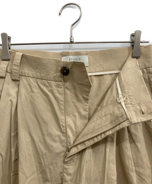 STUDIO NICHOLSON（スタジオ ニコルソン）STUDIO NICHOLSON (スタジオ ニコルソン) YALE POWER COTTON HAZELNUT/ダブルプリーツボリュームパンツ ベージュ サイズ:Sの古着・服飾アイテム