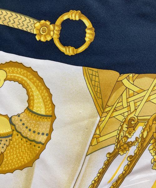 HERMES（エルメス）HERMES (エルメス) シルクスカーフ ブラック×レッドの古着・服飾アイテム