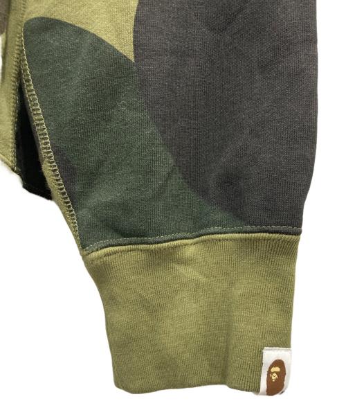 A BATHING APE（アベイシングエイプ）A BATHING APE (アベイシングエイプ) GIANT 1ST CAMO CREWNECK SWEATSHIRT/ジャイアント　ファーストカモ　クルーネック　スウェットシャツ カーキ サイズ:2XLの古着・服飾アイテム