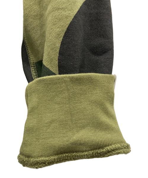 A BATHING APE（アベイシングエイプ）A BATHING APE (アベイシングエイプ) GIANT 1ST CAMO CREWNECK SWEATSHIRT/ジャイアント　ファーストカモ　クルーネック　スウェットシャツ カーキ サイズ:2XLの古着・服飾アイテム