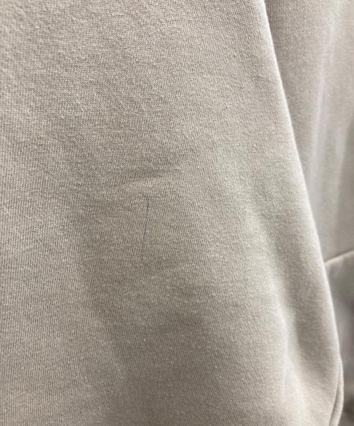 FOG ESSENTIALS（フィアオブゴッド エッセンシャル）FOG ESSENTIALS (フィアオブゴッド エッセンシャル) HOODIE ラバーロゴ プルオーバースウェットパーカー ベージュ サイズ:XLの古着・服飾アイテム