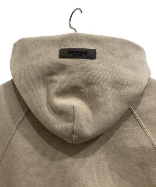 FOG ESSENTIALS（フィアオブゴッド エッセンシャル）FOG ESSENTIALS (フィアオブゴッド エッセンシャル) HOODIE ラバーロゴ プルオーバースウェットパーカー ベージュ サイズ:XLの古着・服飾アイテム