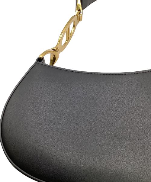 CHARLES & KEITH（チャールズアンドキース）CHARLES & KEITH (チャールズアンドキース) アシメトリカル ショルダーバッグ ブラックの古着・服飾アイテム