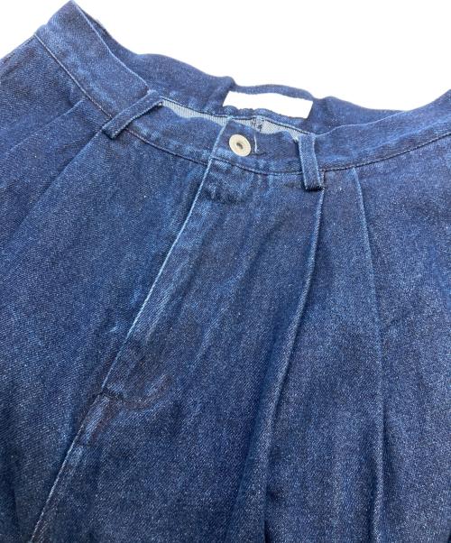 EVISTUB J（EVISTUB J）EVISTUB J (EVISTUB J) ワイドタックデニムパンツ インディゴ サイズ:MEDIUMの古着・服飾アイテム