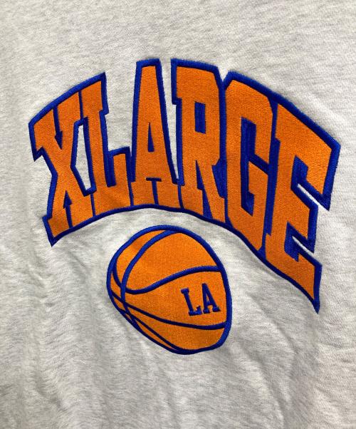 X-LARGE（エクストララージ）X-LARGE (エクストララージ) COLLEGE LOGO CREWNECK SWEAT. グレー サイズ:Mの古着・服飾アイテム