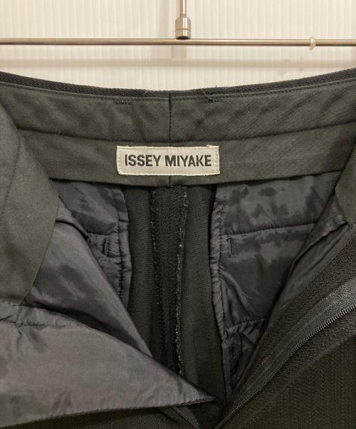 ISSEY MIYAKE（イッセイミヤケ）ISSEY MIYAKE (イッセイミヤケ) ウールスラックス ブラック サイズ:Sの古着・服飾アイテム