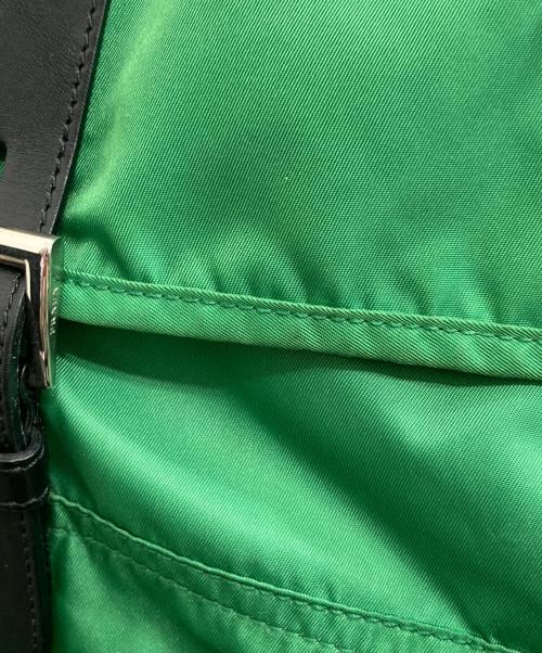 PRADA（プラダ）PRADA (プラダ) ナイロンメッセンジャーバッグ グリーンの古着・服飾アイテム