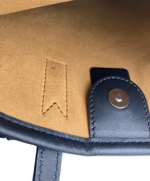 MCM（エムシーエム）MCM (エムシーエム) Aren Crossbody Bag in Visetos ブラックの古着・服飾アイテム