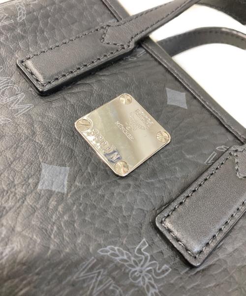 MCM（エムシーエム）MCM (エムシーエム) Aren Crossbody Bag in Visetos ブラックの古着・服飾アイテム