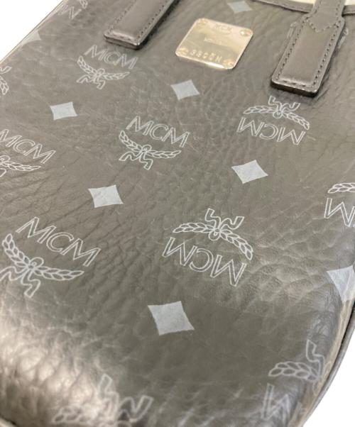 MCM（エムシーエム）MCM (エムシーエム) Aren Crossbody Bag in Visetos ブラックの古着・服飾アイテム