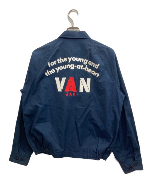 VAN JAC（ヴァン・ヂャケット）VAN JAC (ヴァン・ヂャケット) バックロゴ刺繍スイングトップ ネイビー サイズ:Mの古着・服飾アイテム