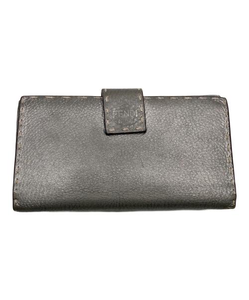 FENDI（フェンディ）FENDI (フェンディ) セレリア ピーカブー 長財布 シルバーの古着・服飾アイテム
