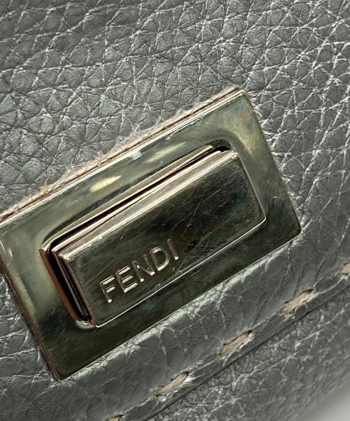 FENDI（フェンディ）FENDI (フェンディ) セレリア ピーカブー 長財布 シルバーの古着・服飾アイテム