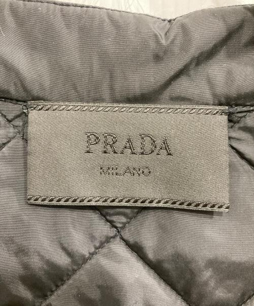 PRADA（プラダ）PRADA (プラダ) 三角プレート付キルティング中綿ジャケット ブラック サイズ:52の古着・服飾アイテム