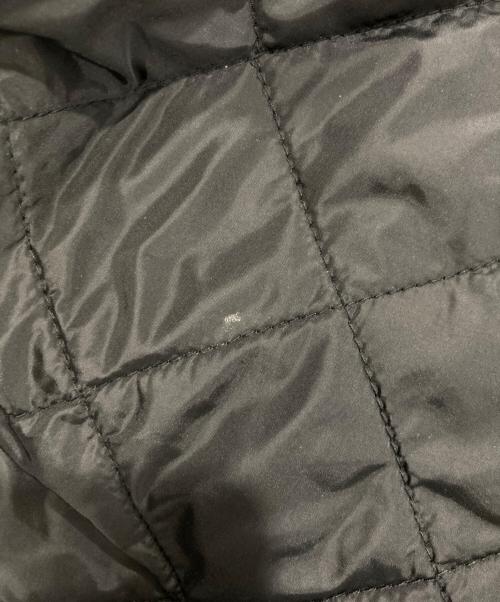 PRADA（プラダ）PRADA (プラダ) 三角プレート付キルティング中綿ジャケット ブラック サイズ:52の古着・服飾アイテム