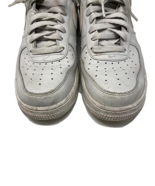 NIKE（ナイキ）NIKE (ナイキ) AIR FORCE 1 07 LV8 2 グレー サイズ:27.5cmの古着・服飾アイテム