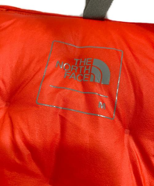 THE NORTH FACE（ザ ノース フェイス）THE NORTH FACE (ザ ノース フェイス) アストロライトフーディ レッド サイズ:Mの古着・服飾アイテム