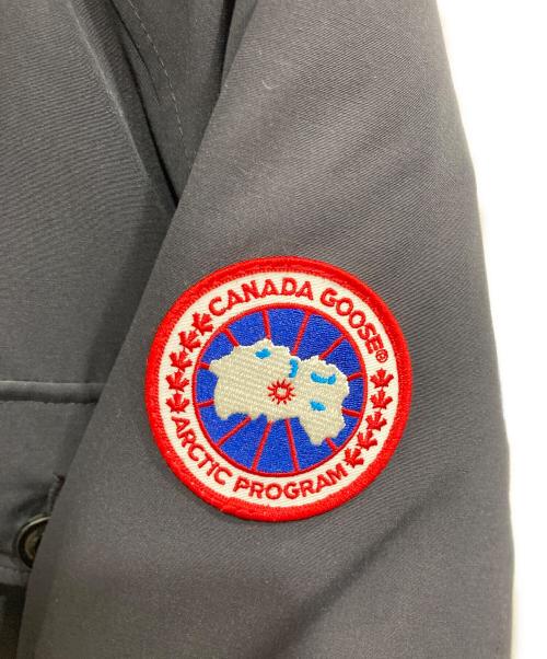CANADA GOOSE（カナダグース）CANADA GOOSE (カナダグース) ラングレー ダウンジャケット ネイビー サイズ:Mの古着・服飾アイテム