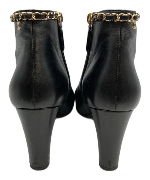 CHANEL（シャネル）CHANEL (シャネル) ココマークチェーンレザーファブリックショートブーツ ブラック サイズ:37 1/2Cの古着・服飾アイテム