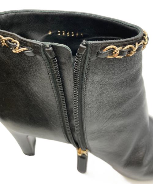 CHANEL（シャネル）CHANEL (シャネル) ココマークチェーンレザーファブリックショートブーツ ブラック サイズ:37 1/2Cの古着・服飾アイテム