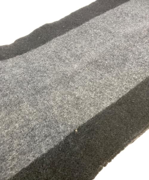 LOUIS VUITTON（ルイ ヴィトン）LOUIS VUITTON (ルイ ヴィトン) エシャルプカーディフ マフラー ブラック×グレーの古着・服飾アイテム