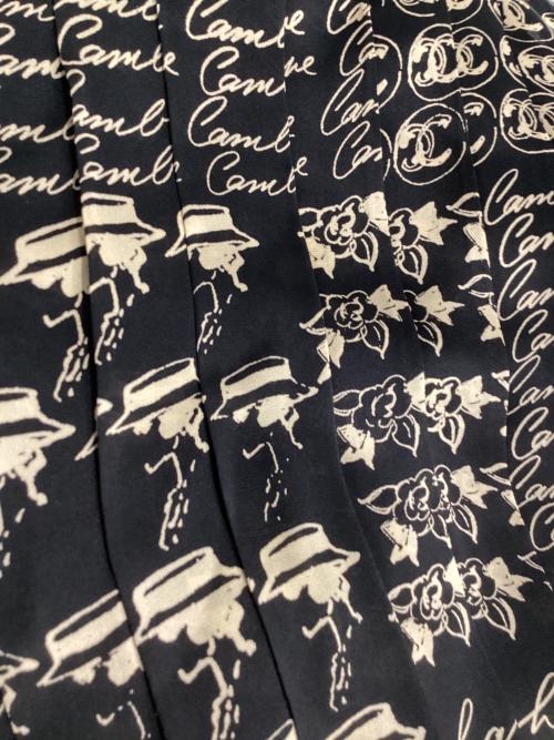CHANEL（シャネル）CHANEL (シャネル) 総柄シルクノースリーブシャツ ブラック サイズ:34の古着・服飾アイテム