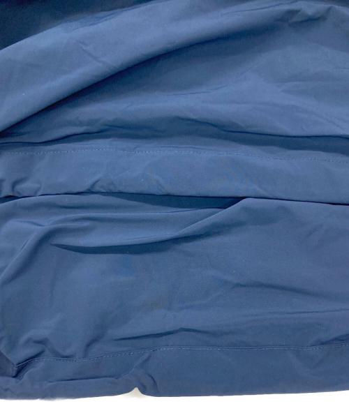 F.C.R.B.（エフシーレアルブリストル）F.C.R.B. (エフシーレアルブリストル) スタープリントロゴナイロンパーカー ネイビー サイズ:Mの古着・服飾アイテム