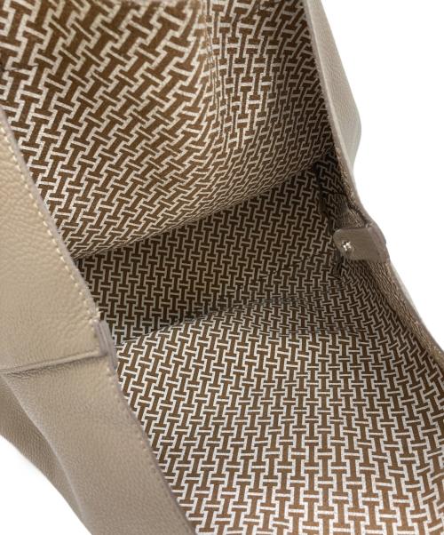 IACUCCI（イアクッチ）IACUCCI (イアクッチ) オペラ レザートートバッグ ベージュの古着・服飾アイテム