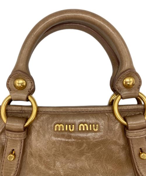 MIU MIU（ミュウミュウ）MIU MIU (ミュウミュウ) 2WAYバッグ ベージュの古着・服飾アイテム