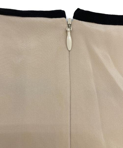 GRACE CONTINENTAL（（グレースコンチネンタル）GRACE CONTINENTAL (（グレースコンチネンタル) シルクワンピース ベージュ サイズ:Sの古着・服飾アイテム