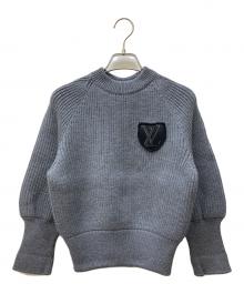 LOUIS VUITTON（ルイ ヴィトン）の古着「LVエンブレムニット」｜グレー