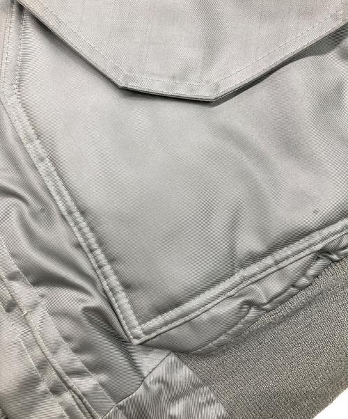 US ARMY（ユーエスアーミー）US ARMY (ユーエスアーミー) フライトジャケット カーキ サイズ:Mの古着・服飾アイテム