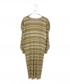 PLEATS PLEASEプリーツプリーズ）の古着「パワショルダープリーツワンピース」｜ベージュ×カーキ