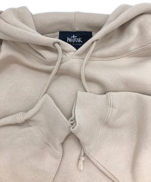 PHATRNK（ファットランク）phatrnk (ファットランク) ロゴプリントパーカー ベージュ サイズ:Mの古着・服飾アイテム