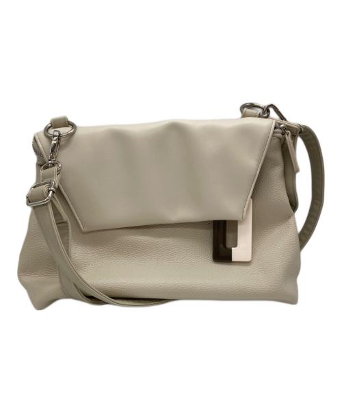 EAR（イア）EAR (イア) 樹脂チャームフラップショルダーバッグ ホワイト サイズ:-の古着・服飾アイテム