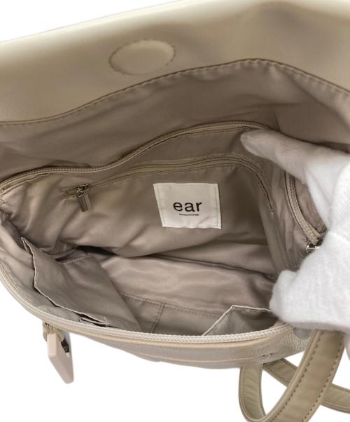 EAR（イア）EAR (イア) 樹脂チャームフラップショルダーバッグ ホワイト サイズ:-の古着・服飾アイテム