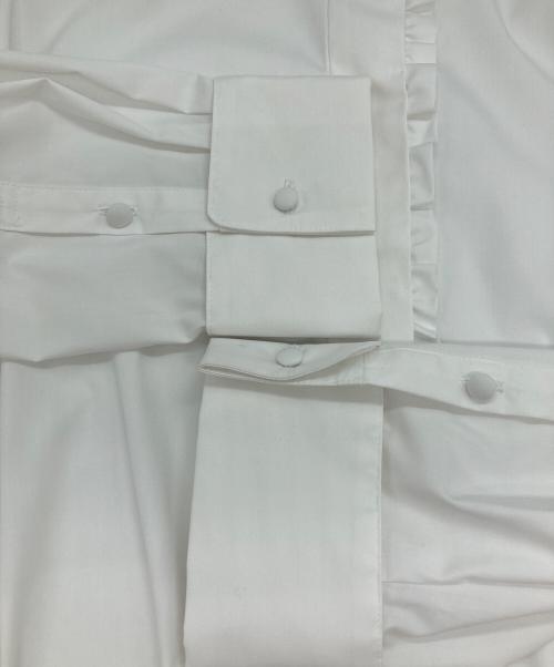 charmante femme（シャルマントファム）charmante femme (シャルマントファム) フリルワンピース ホワイト サイズ:Fの古着・服飾アイテム