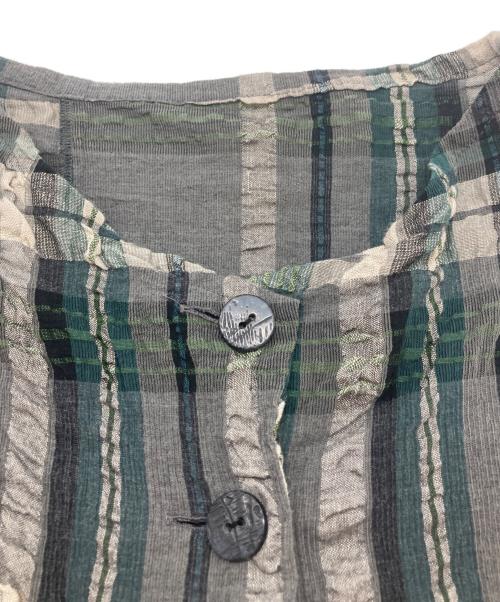 慈雨（ジウ）慈雨 (ジウ) 変形ノースリーブシャツ グリーン×グレー サイズ:40の古着・服飾アイテム