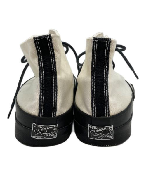 HOMME PLISSE ISSEY MIYAKE（オム プリッセ イッセイ ミヤケ）HOMME PLISSE ISSEY MIYAKE (オムプリッセ イッセイ ミヤケ) スニーカー ホワイト サイズ:26.0の古着・服飾アイテム